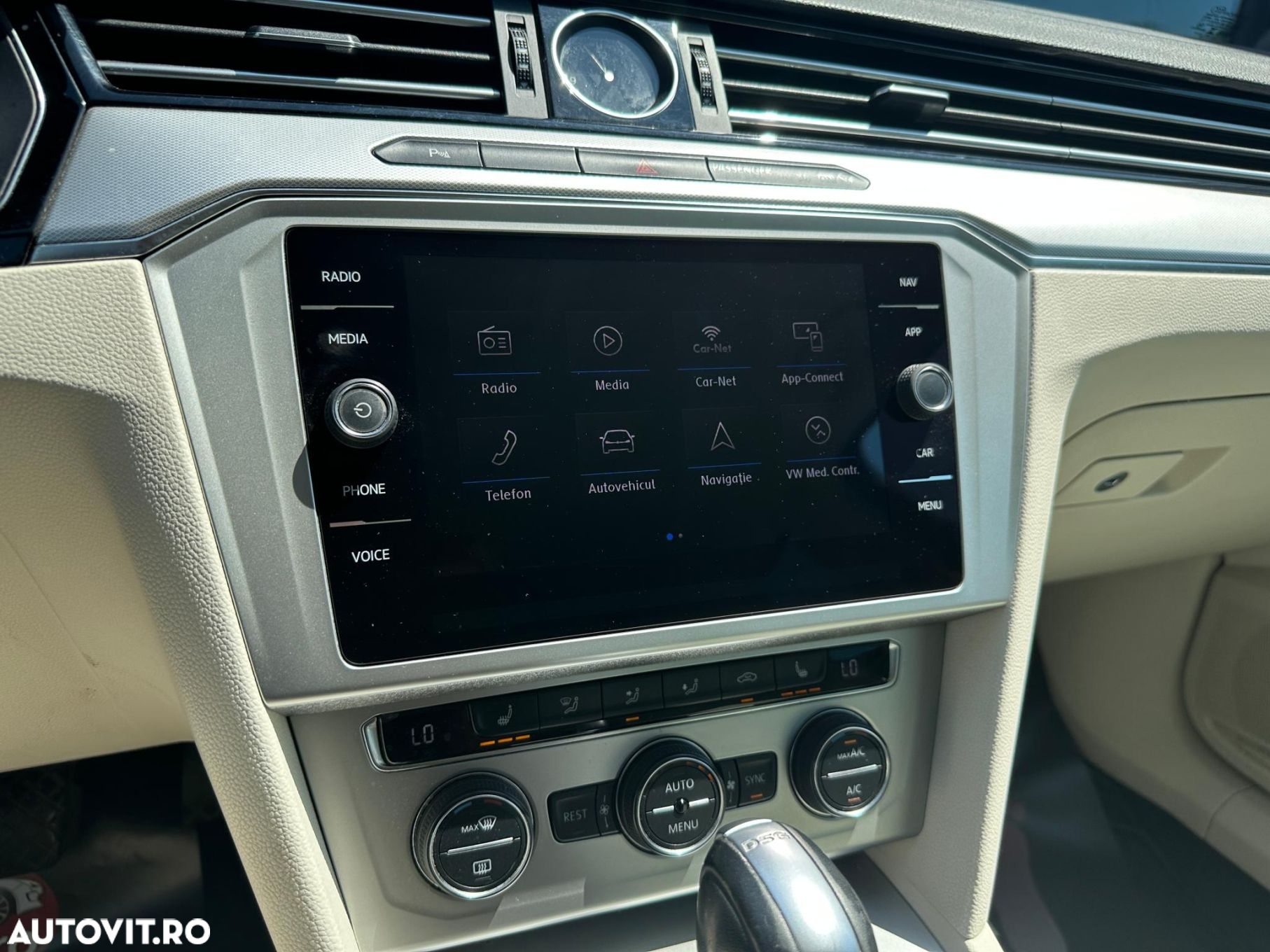 Volkswagen Passat - 12