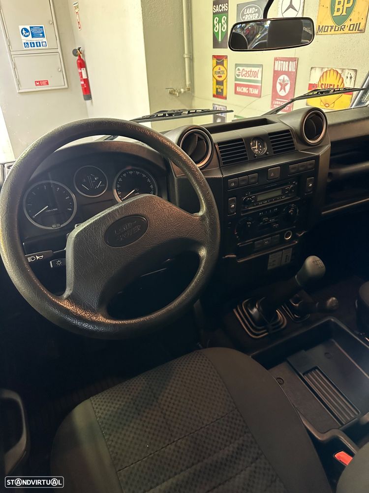 Land Rover Defender 110 CC 2.4 CRD E - 13