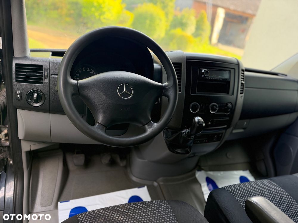 Mercedes-Benz Sprinter - 15