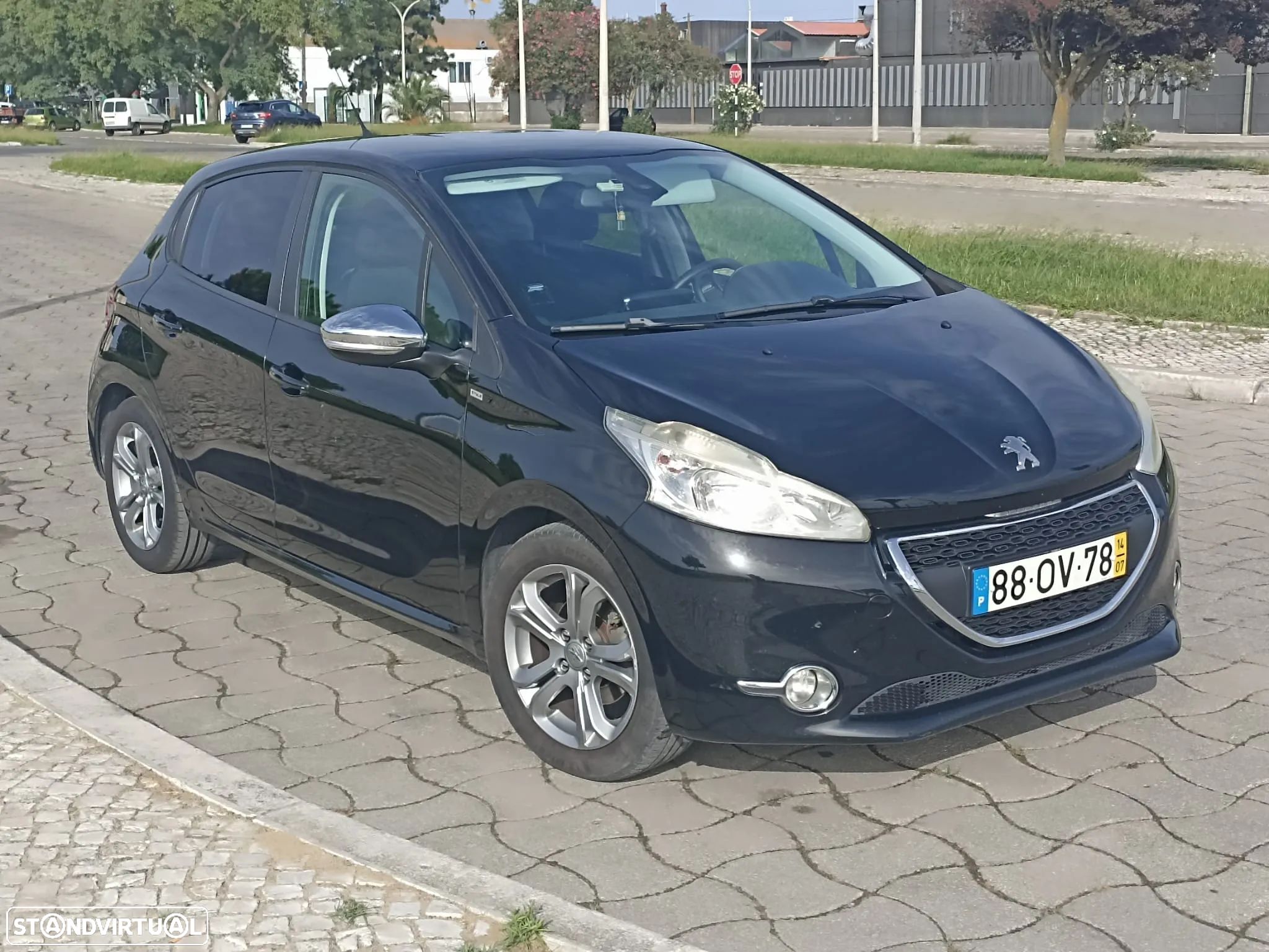 Peugeot 208 1.4 HDi SE Style - 1