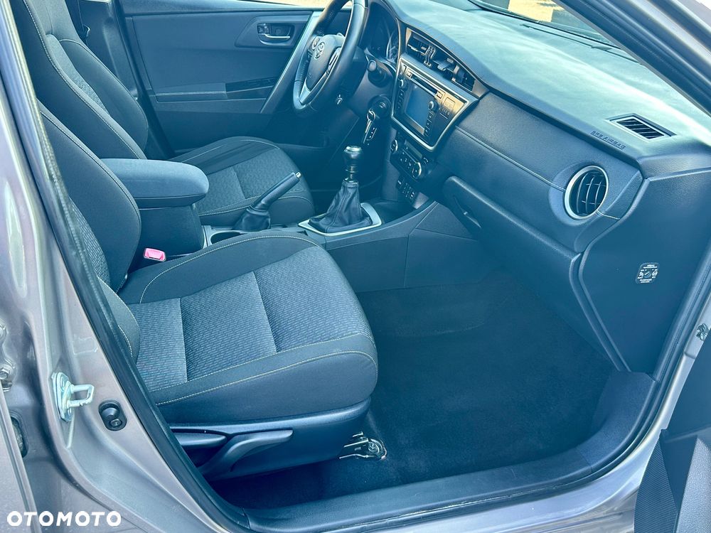 Toyota Auris 1.6 Prestige - 17