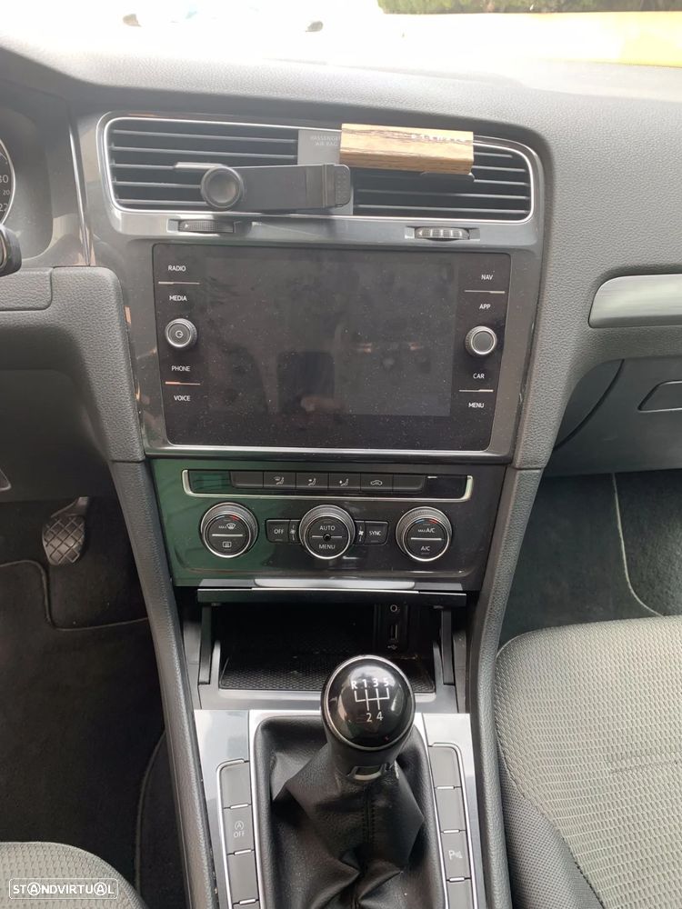 VW Golf Variant 1.6 TDi R-Line - 11