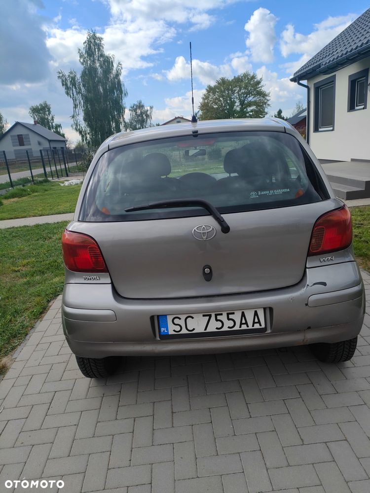 Toyota Yaris 1.0 Base - 4