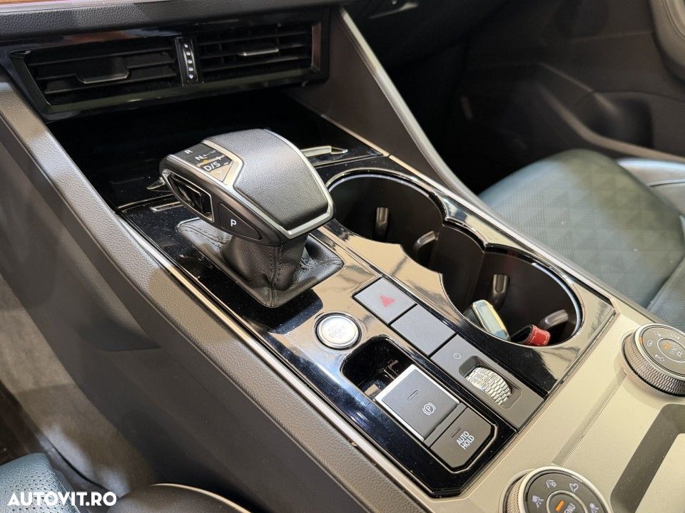 Volkswagen Touareg - 17