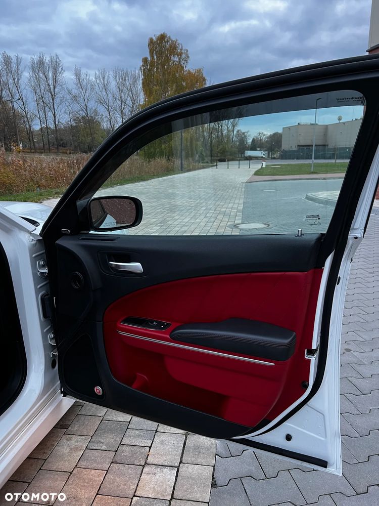 Dodge Charger 6.4 Scat Pack - 18