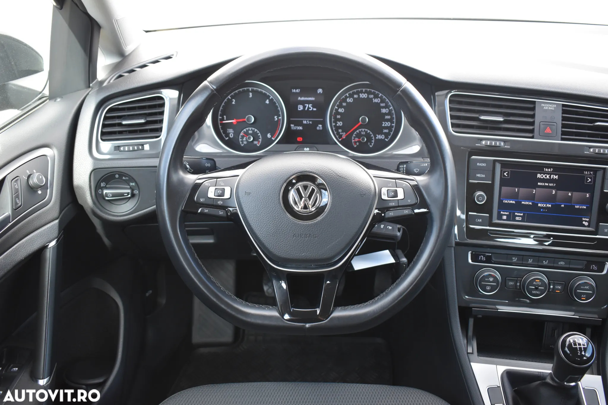 Volkswagen Golf 1.6 TDI Comfortline - 8