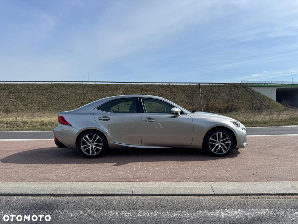 Lexus IS 200t Elegance - 9