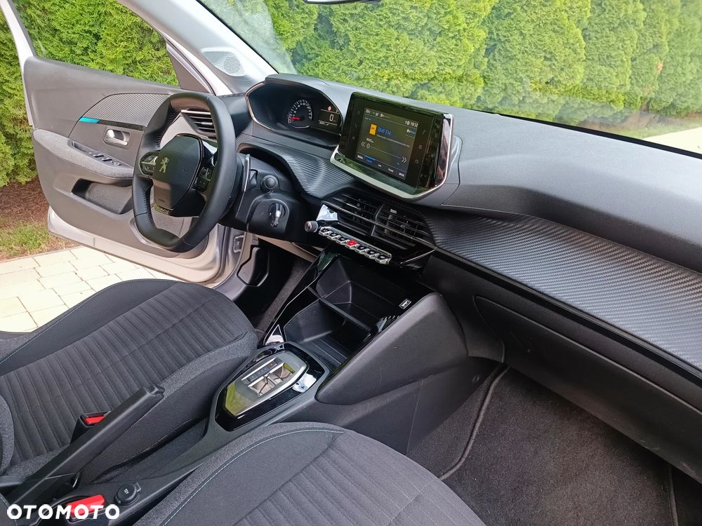 Peugeot 208 PureTech 100 EAT8 Allure - 15