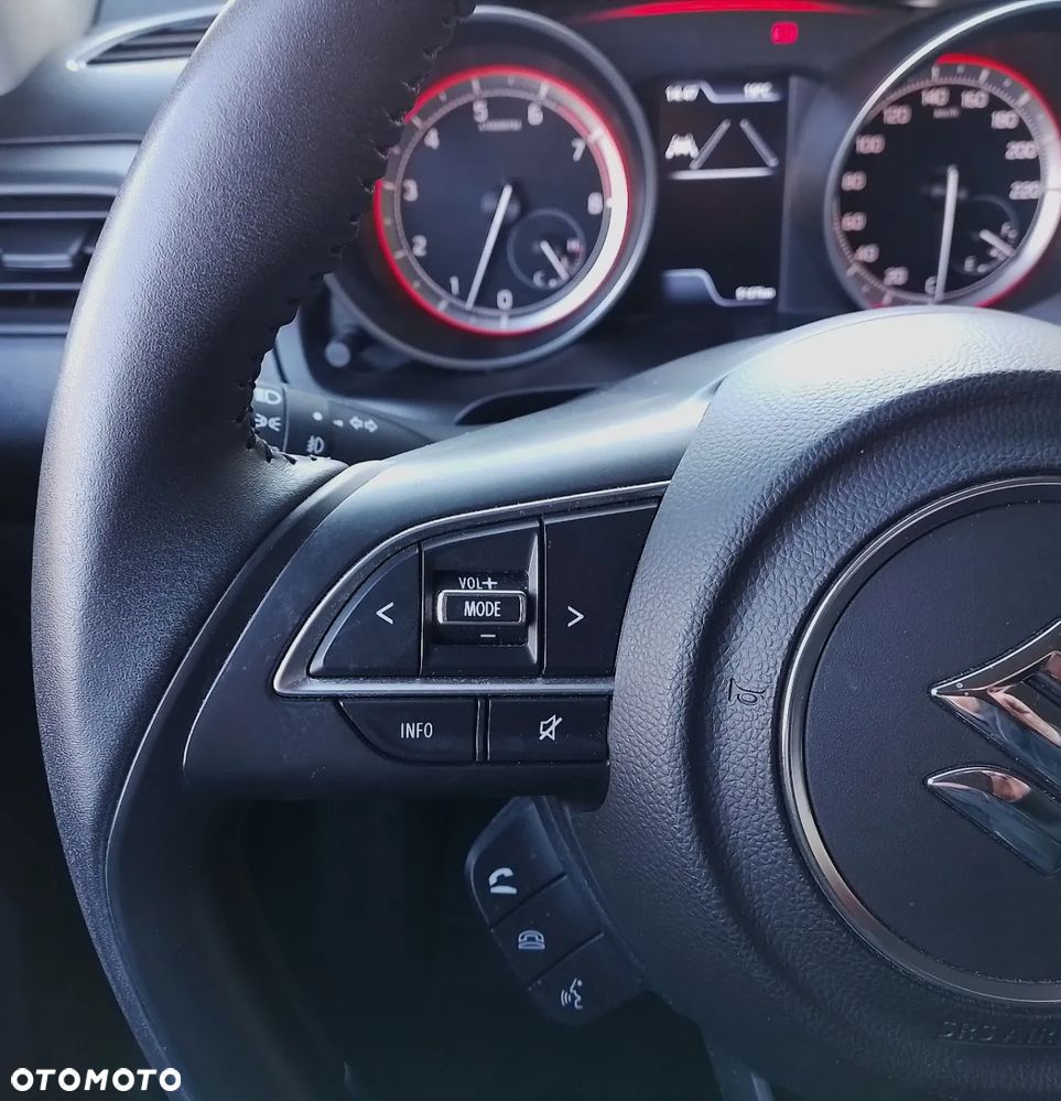 Suzuki Swift 1.2 Dualjet SHVS Premium Plus - 9