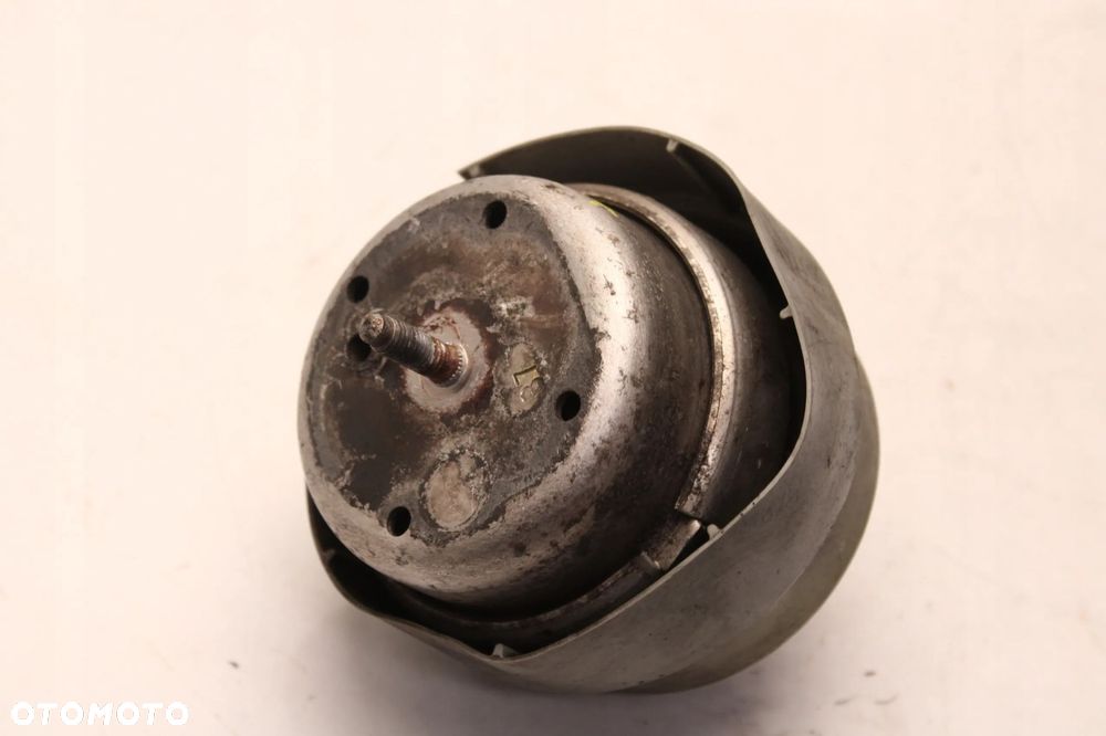 AUDI A4 B7 2.0 TFSI PODUSZKA SILNIKA 8E0199382L - 1