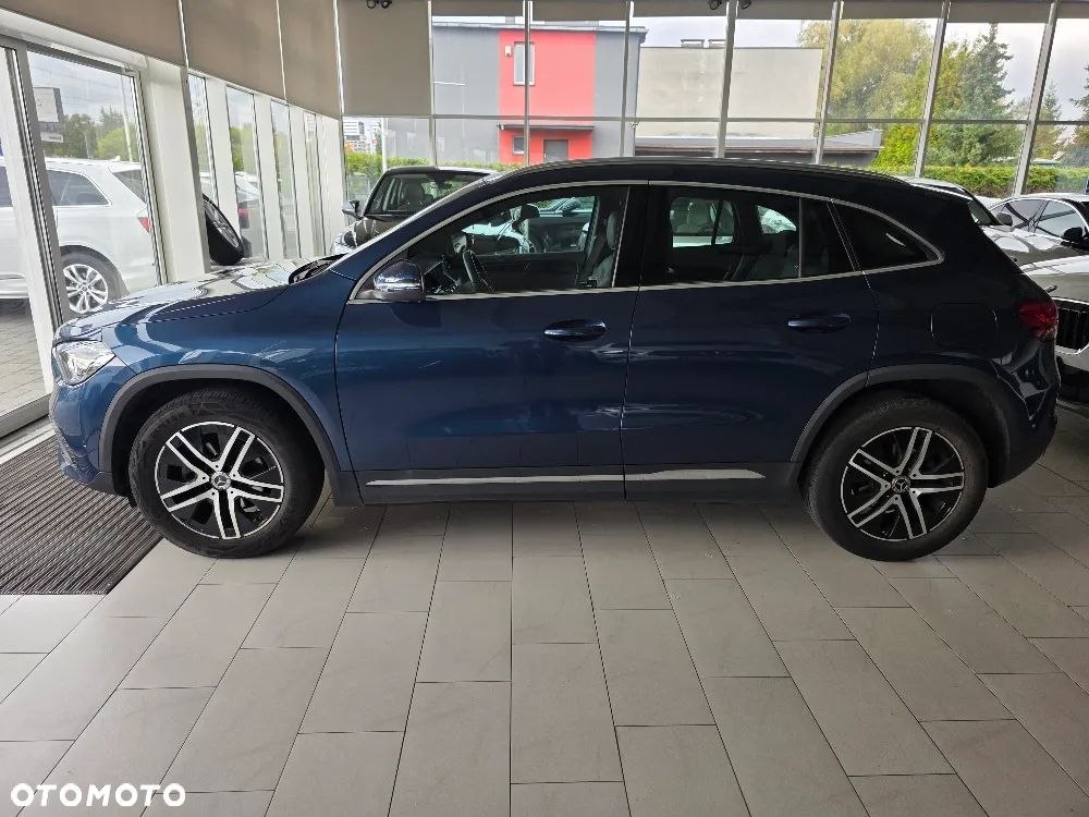 Mercedes-Benz GLA 180 - 6