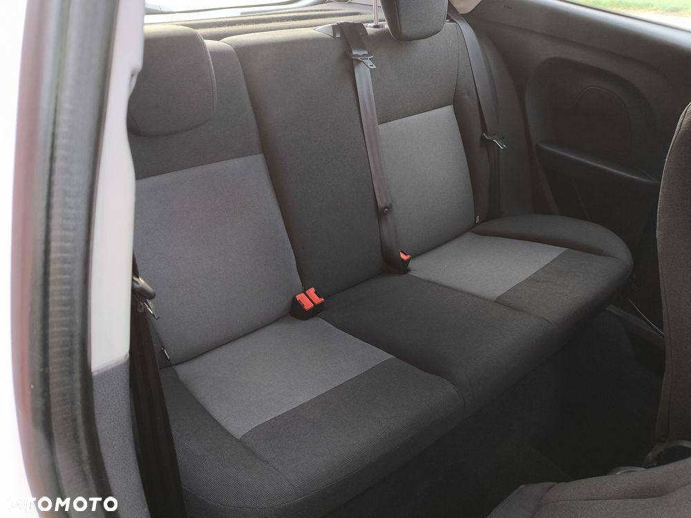 Ford Fiesta 1.5 TDCi Ambiente - 10