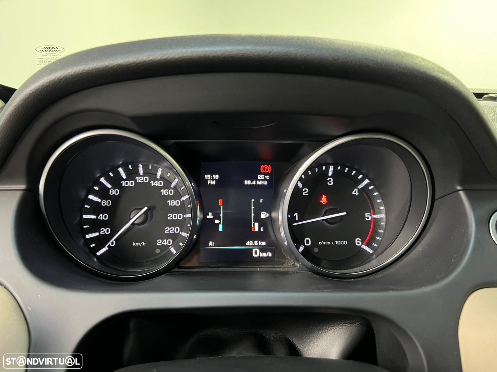 Land Rover Discovery Sport - 11