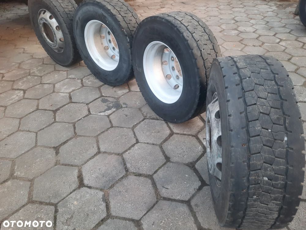 Felgi Aluminiowa Alcoa Bridgestone Duravos 315/70 R22,5 Komplet Scania R - 1