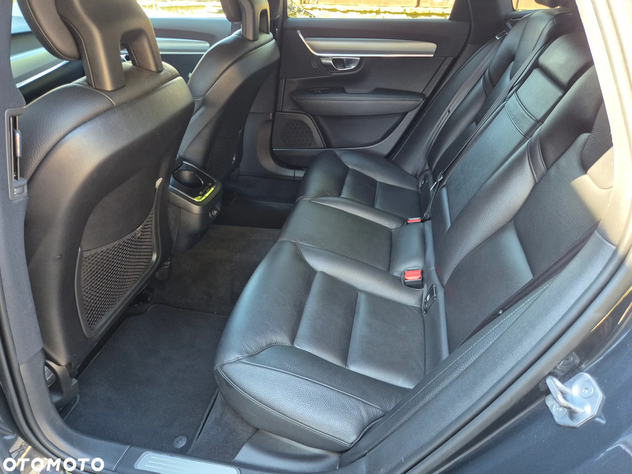 Volvo V90 D4 Geartronic Momentum Pro - 20