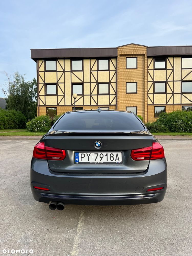 BMW Seria 3 330i Sport - 6
