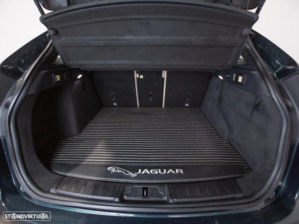 Jaguar F-Pace - 12