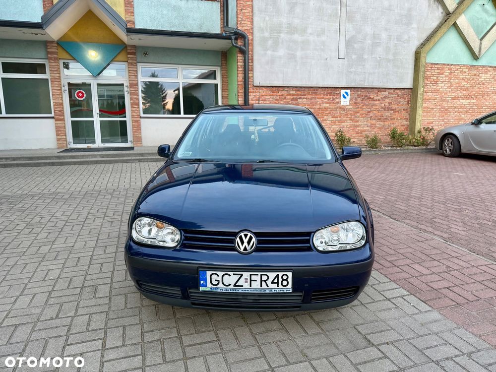 Volkswagen Golf - 2