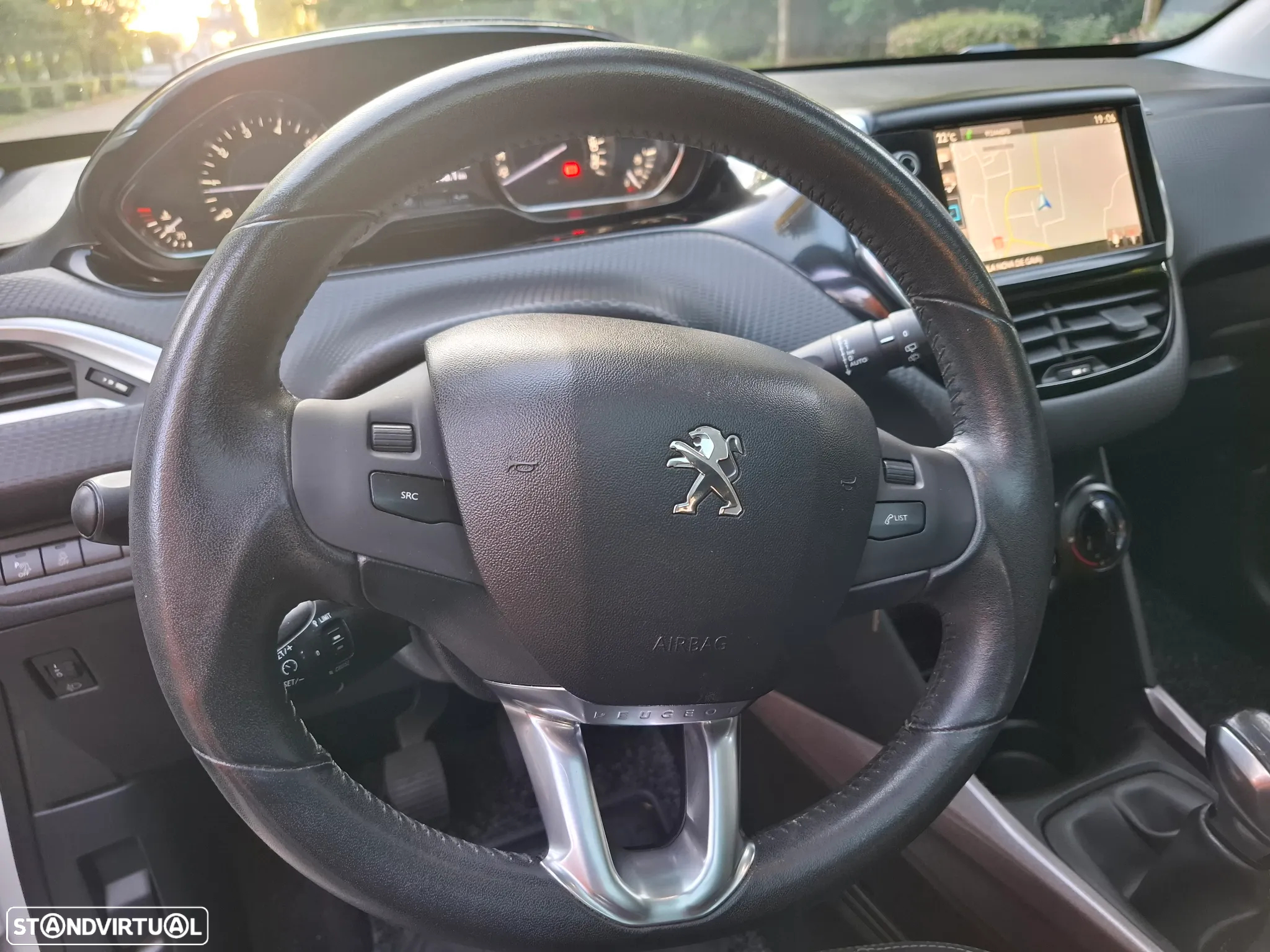 Peugeot 2008 1.2 PureTech Style - 16