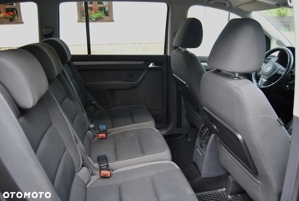 Volkswagen Touran - 8