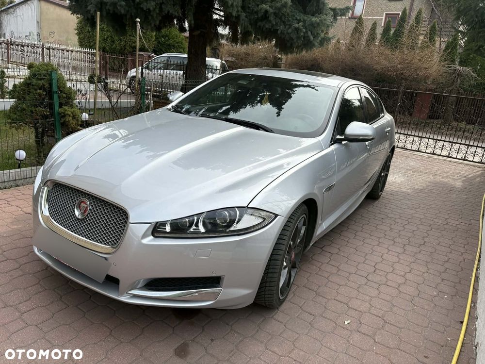 Jaguar XF 35t AWD R-Sport - 6