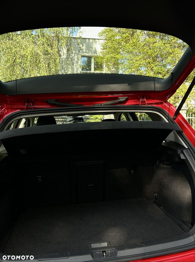Volkswagen Golf - 8
