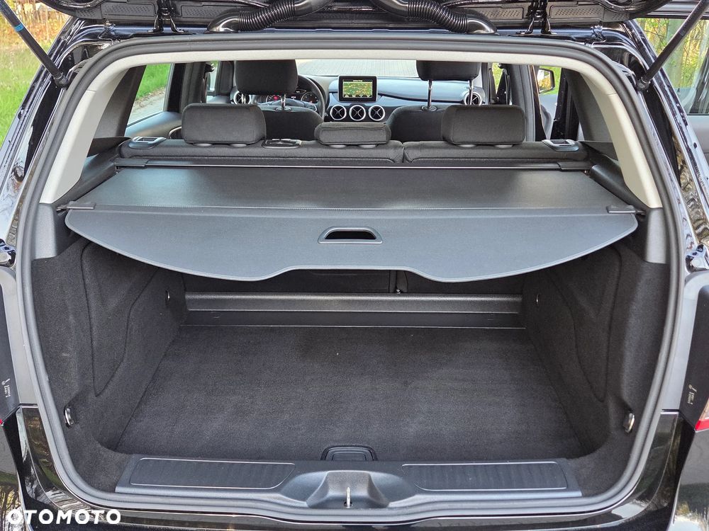 Mercedes-Benz Klasa B 180 d BlueEFFICIENCY Edition - 34