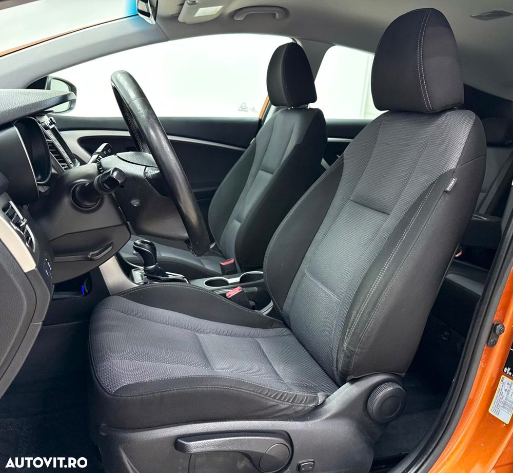Hyundai i30 1.6 CRDI DCT Passion - 21