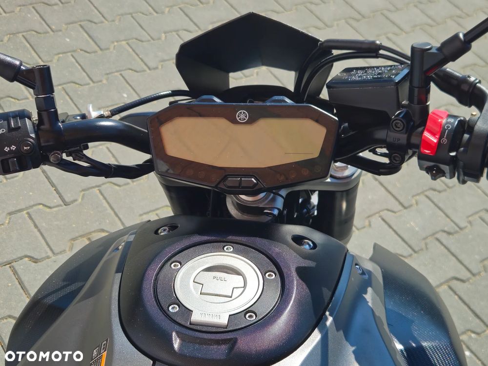 Yamaha MT - 7