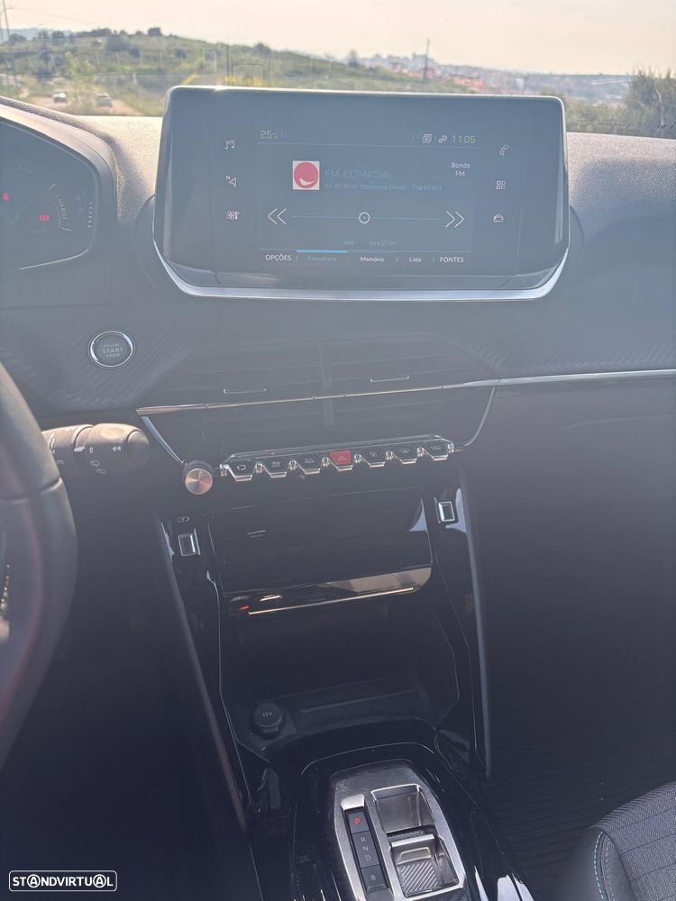 Peugeot e-2008 Allure Pack - 8