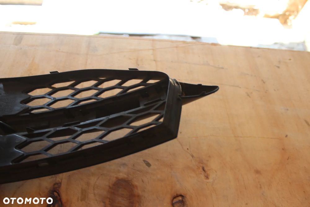 KRATKA ZDERZAKA PRAWA AUDI A7 C7 S LINE 4G8807682E 2013 - 10