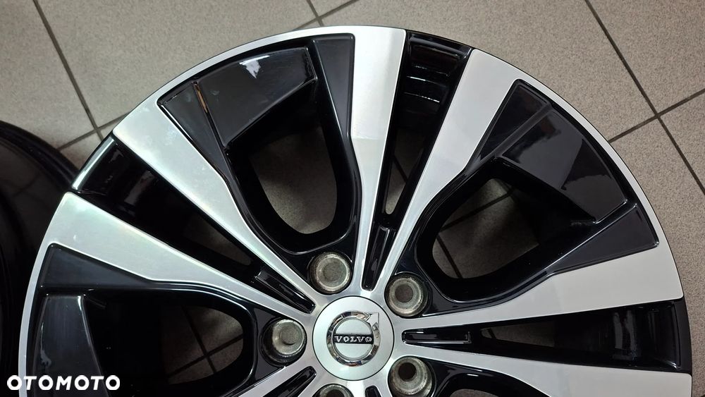 Felgi Aluminiowe 18 Volvo XC 60 V90 Cross Country 5x108 ET 50.5 - 10