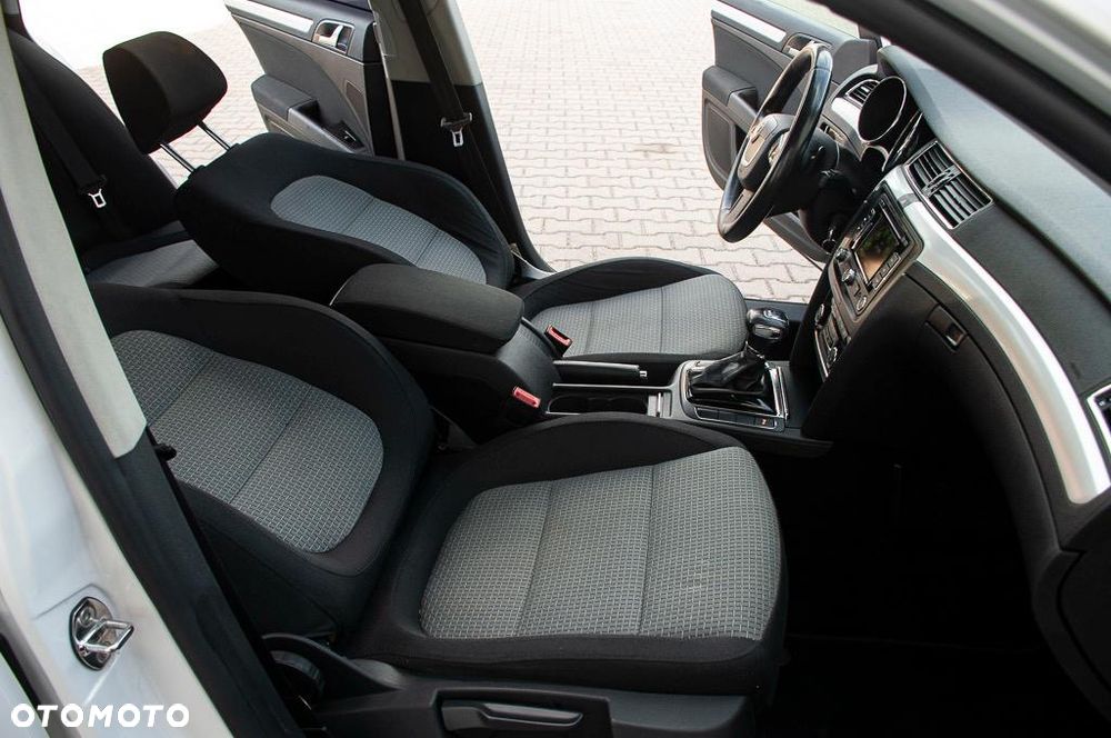 Skoda Superb 2.0 TDI DSG Ambition - 33