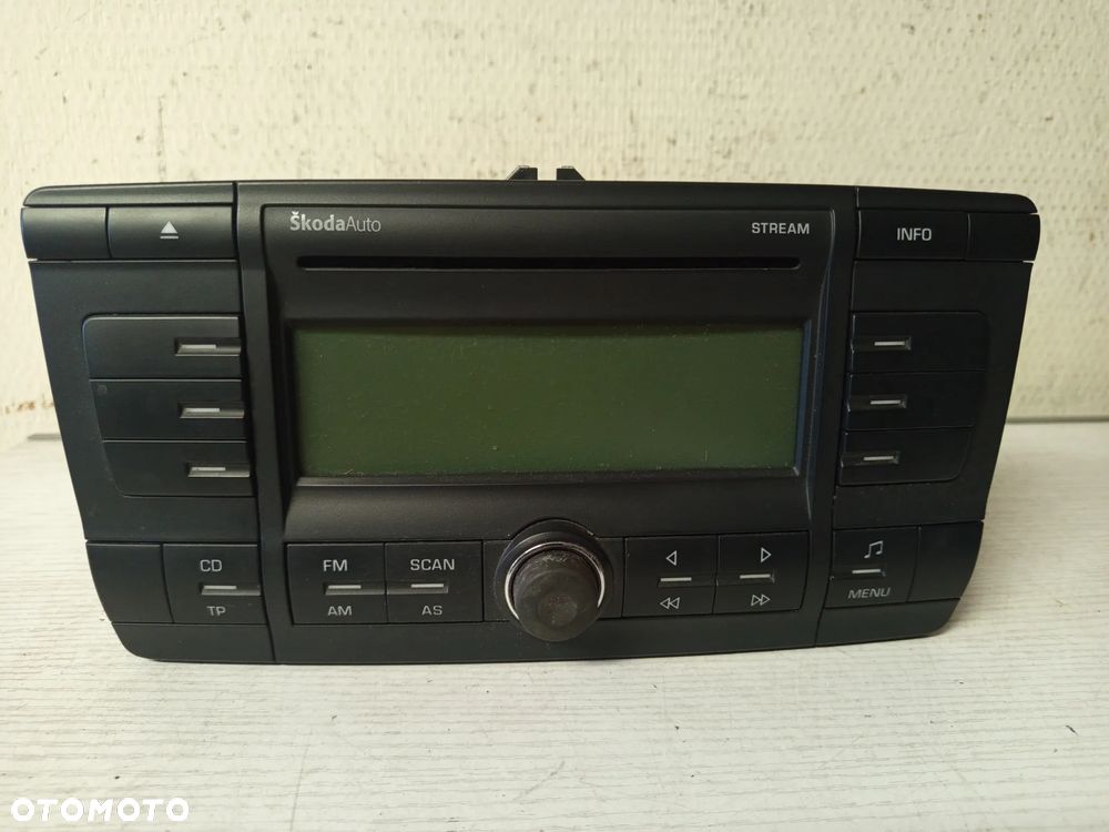 RADIO CD SKODA OCTAVIA II VP4SBF-18C815-AJ - 1