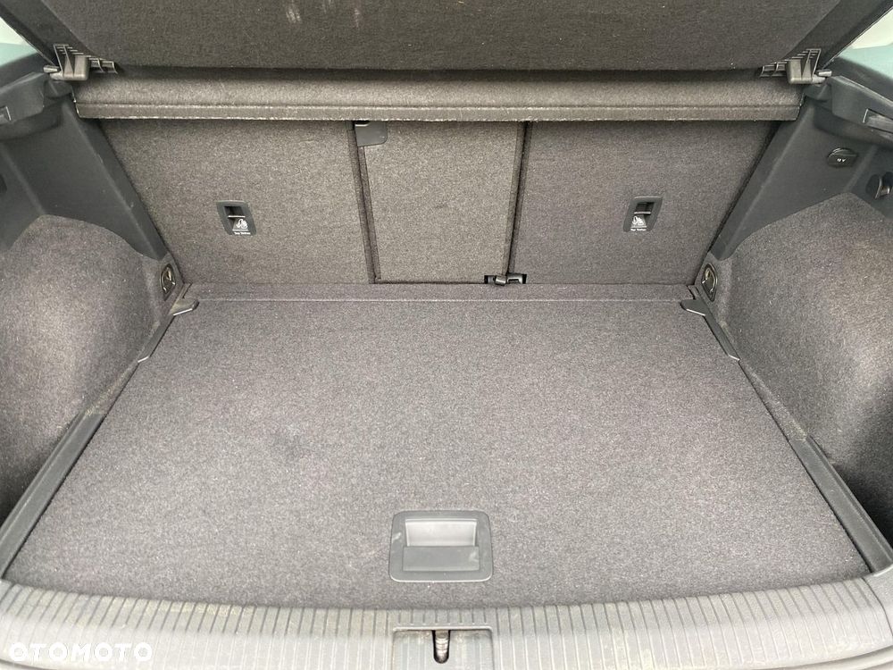 Volkswagen Golf - 16