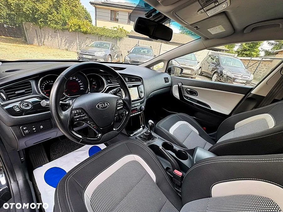 Kia Ceed 1.4 CVVT Dream-Team Edition - 15