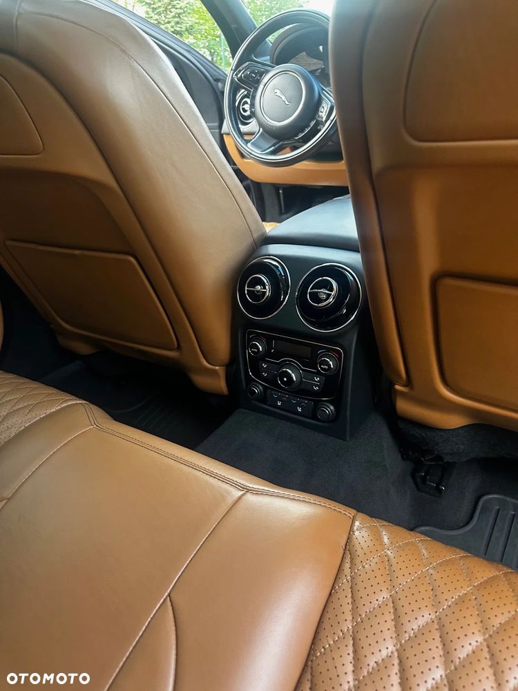 Jaguar XJ 3.0 T AWD Premium Luxury - 7