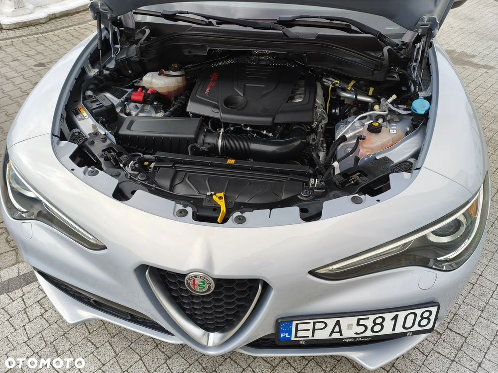 Alfa Romeo Stelvio 2.0 Turbo 16V AT8-Q4 Ti - 8
