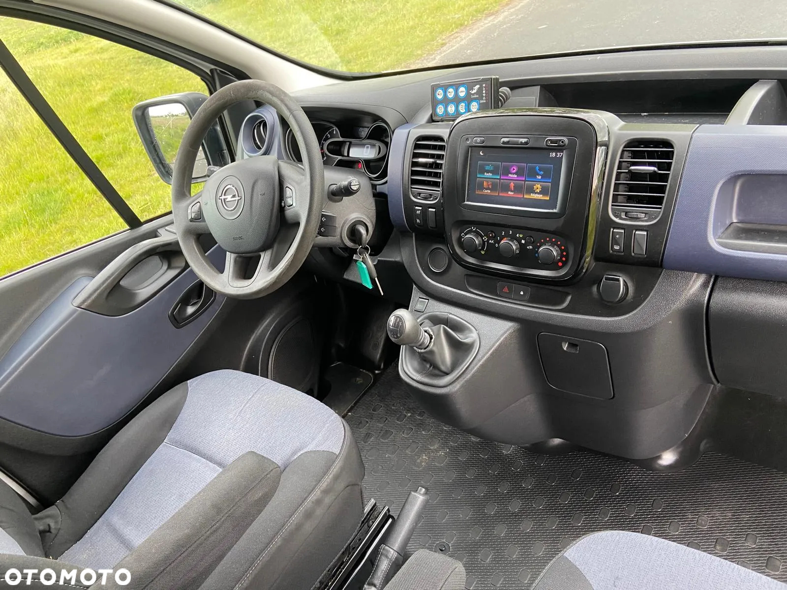 Opel Ambulans Karetka vivaro - 21