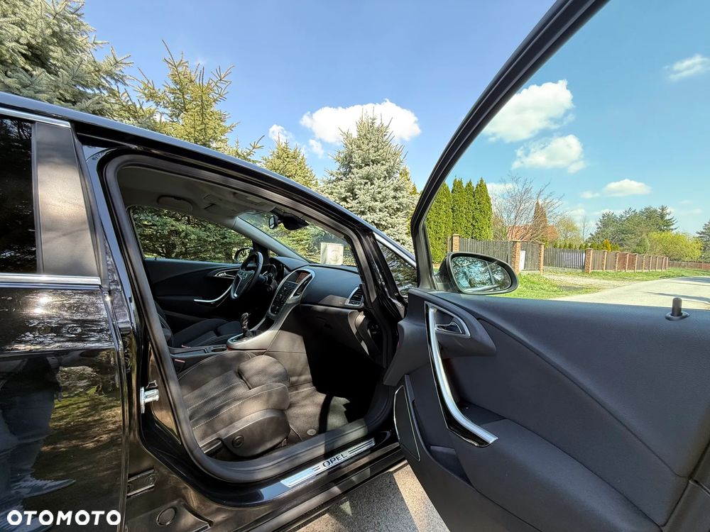 Opel Astra 1.4 Turbo Cosmo - 24