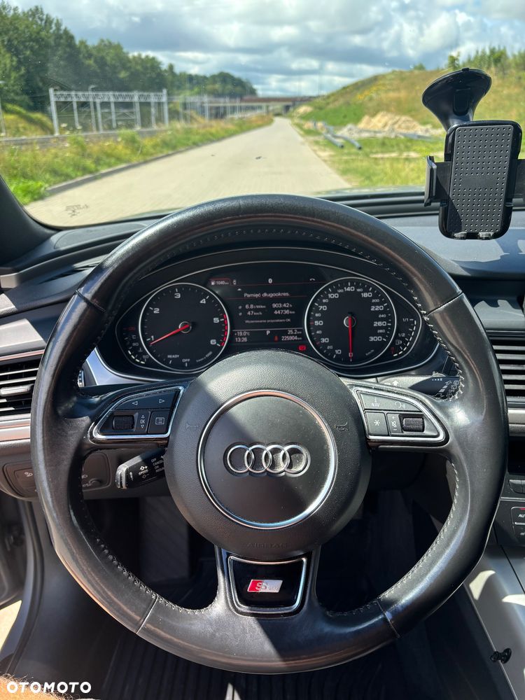 Audi A6 Avant 2.0 TDI quattro S tronic - 16