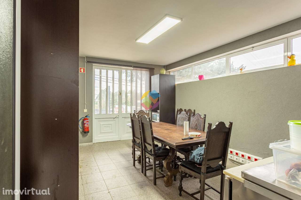 Armazém na Zona Industrial de São João de Vêr - Grande imagem: 5/29