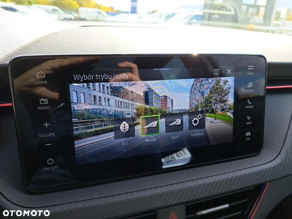 Skoda Kamiq 1.5 TSI Monte Carlo DSG - 25