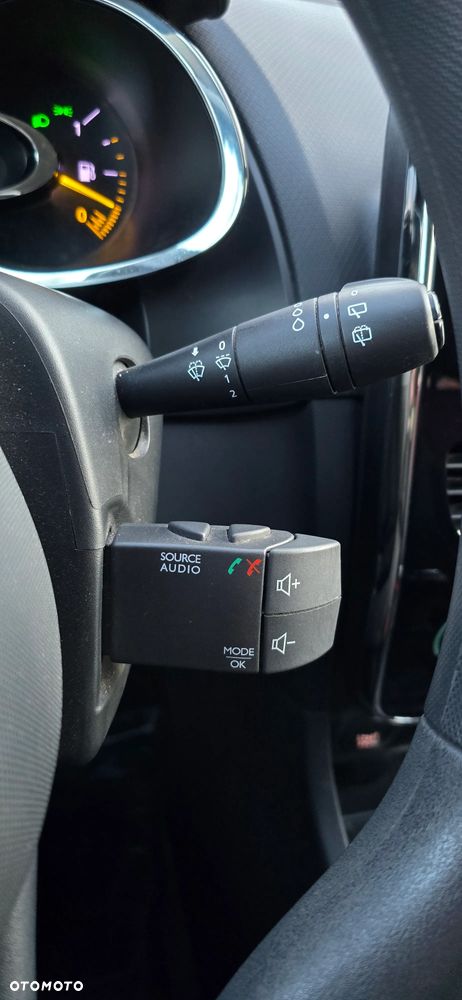 Renault Clio 1.2 16V Authentique - 10