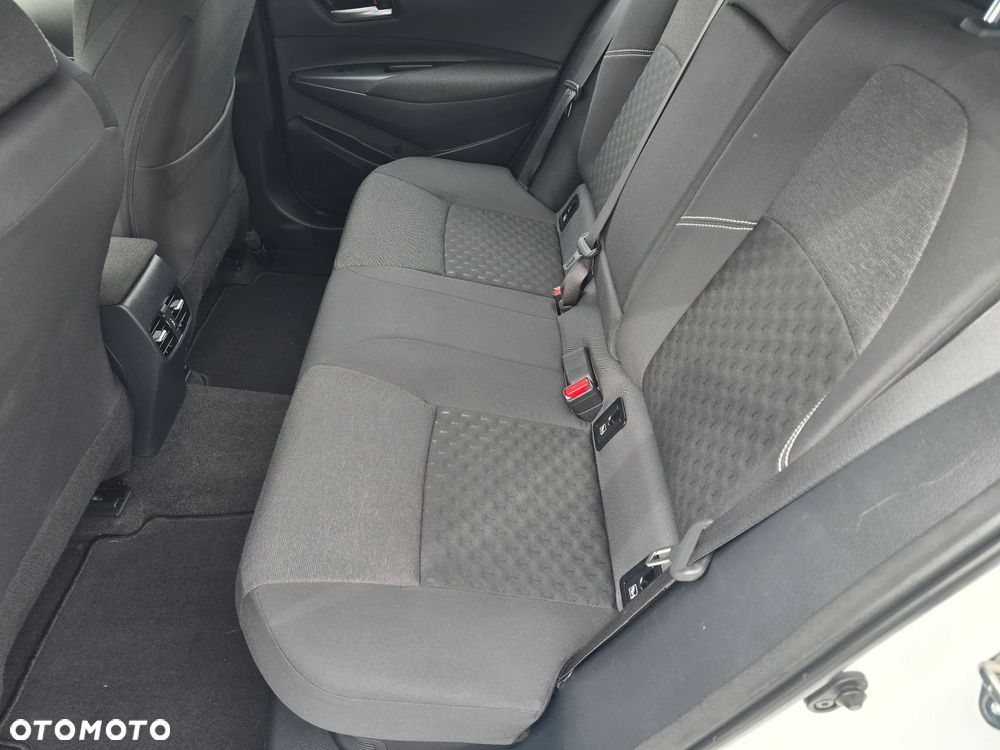 Toyota Corolla 1.8 Hybrid Comfort - 32