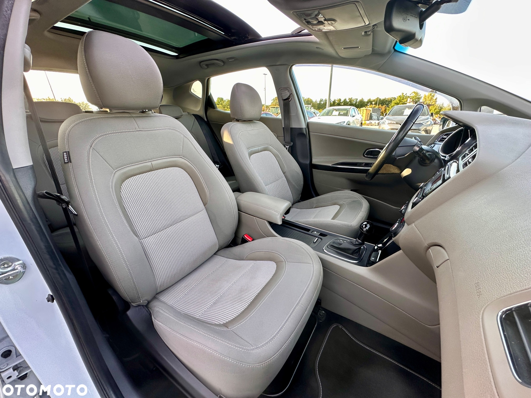 Kia Ceed 1.6 GDI DCT Platinum Edition - 31