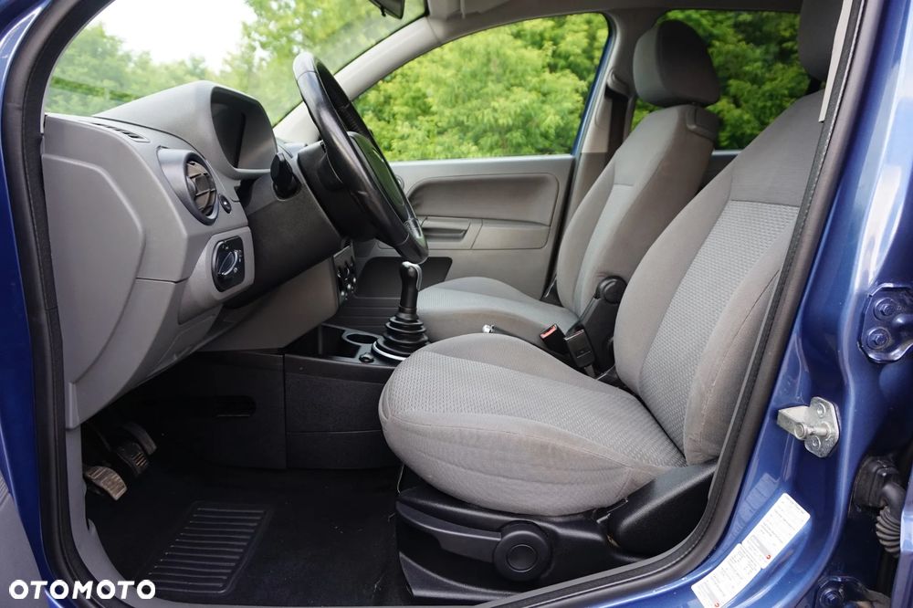 Ford Fusion - 24