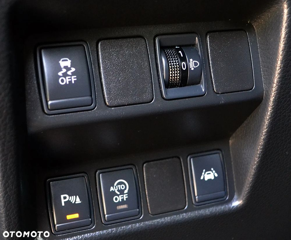 Nissan Qashqai 1.5 dCi N-Connecta - 12