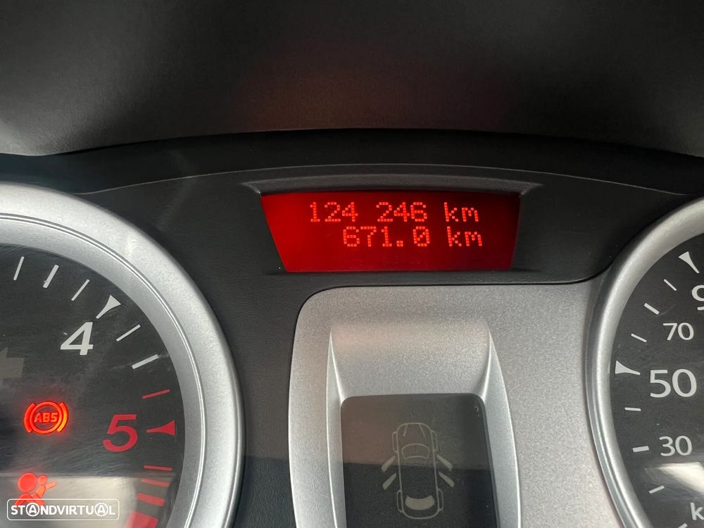 Renault Clio 1.5 dCi Dynamique S - 19