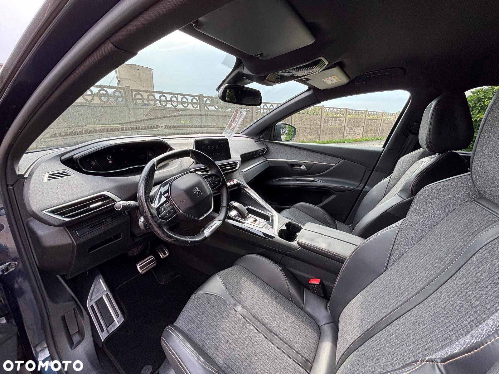 Peugeot 5008 1.6 BlueHDI Active S&S EAT6 - 21